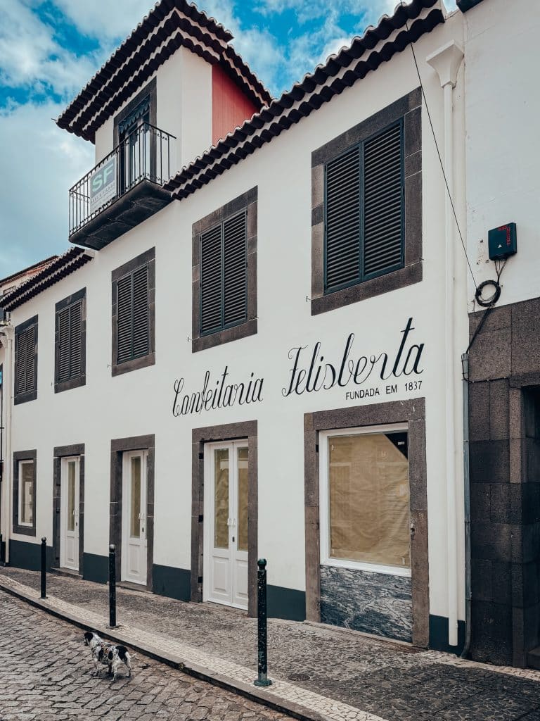Confeitaria Felisberta na starej uliczce w Funchal