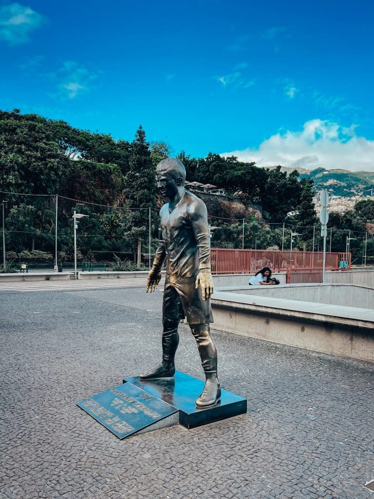 Pomnik Ronaldo Funchal Madeira