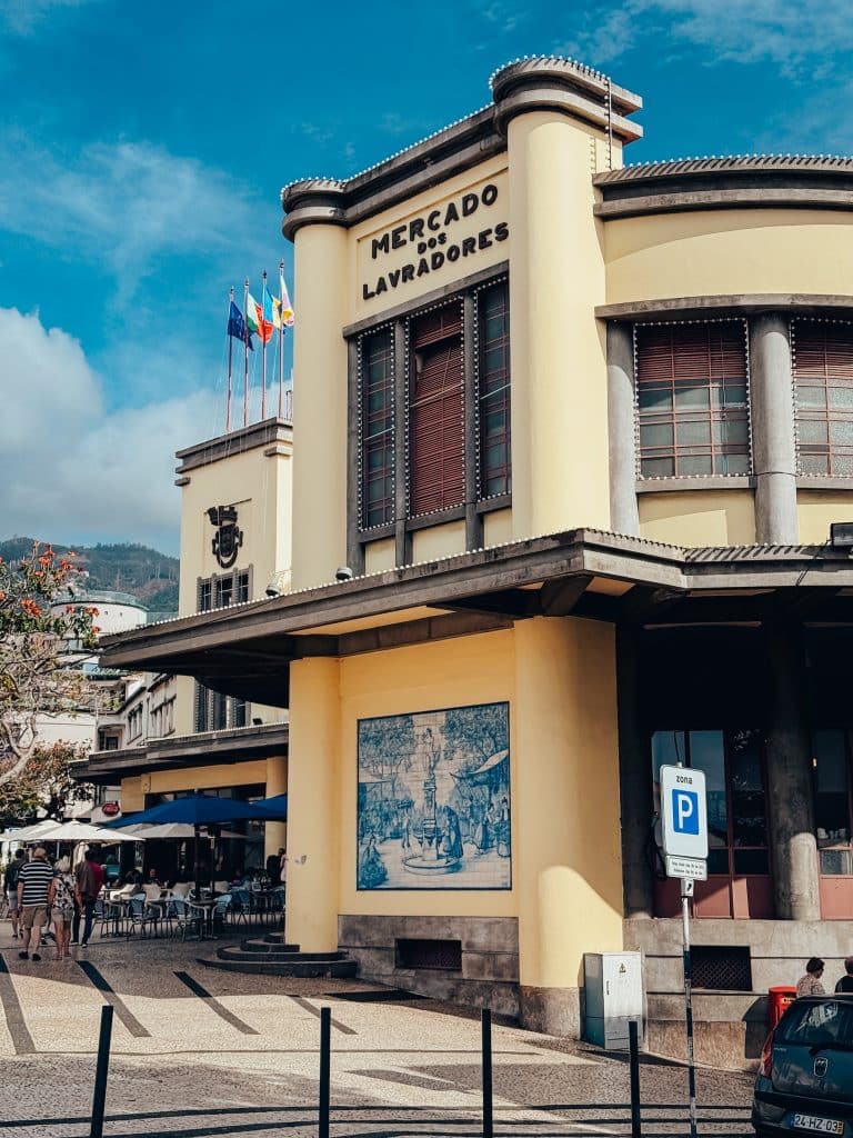 Fasada targu Mercado dos Lavradores w Funchal